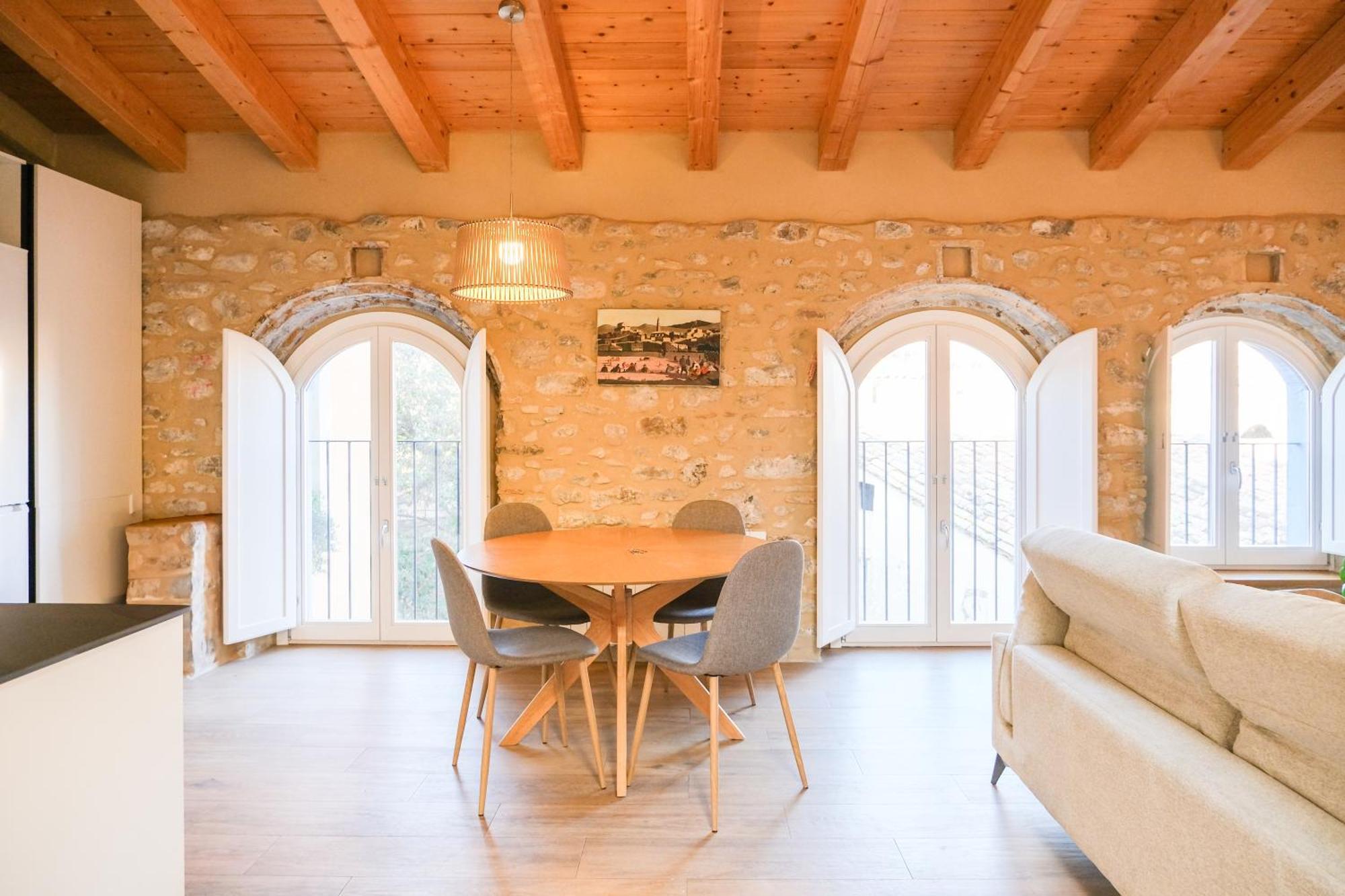 Ganganell Atic Apartamento Con Terraza En Besalu Besalú Exterior foto