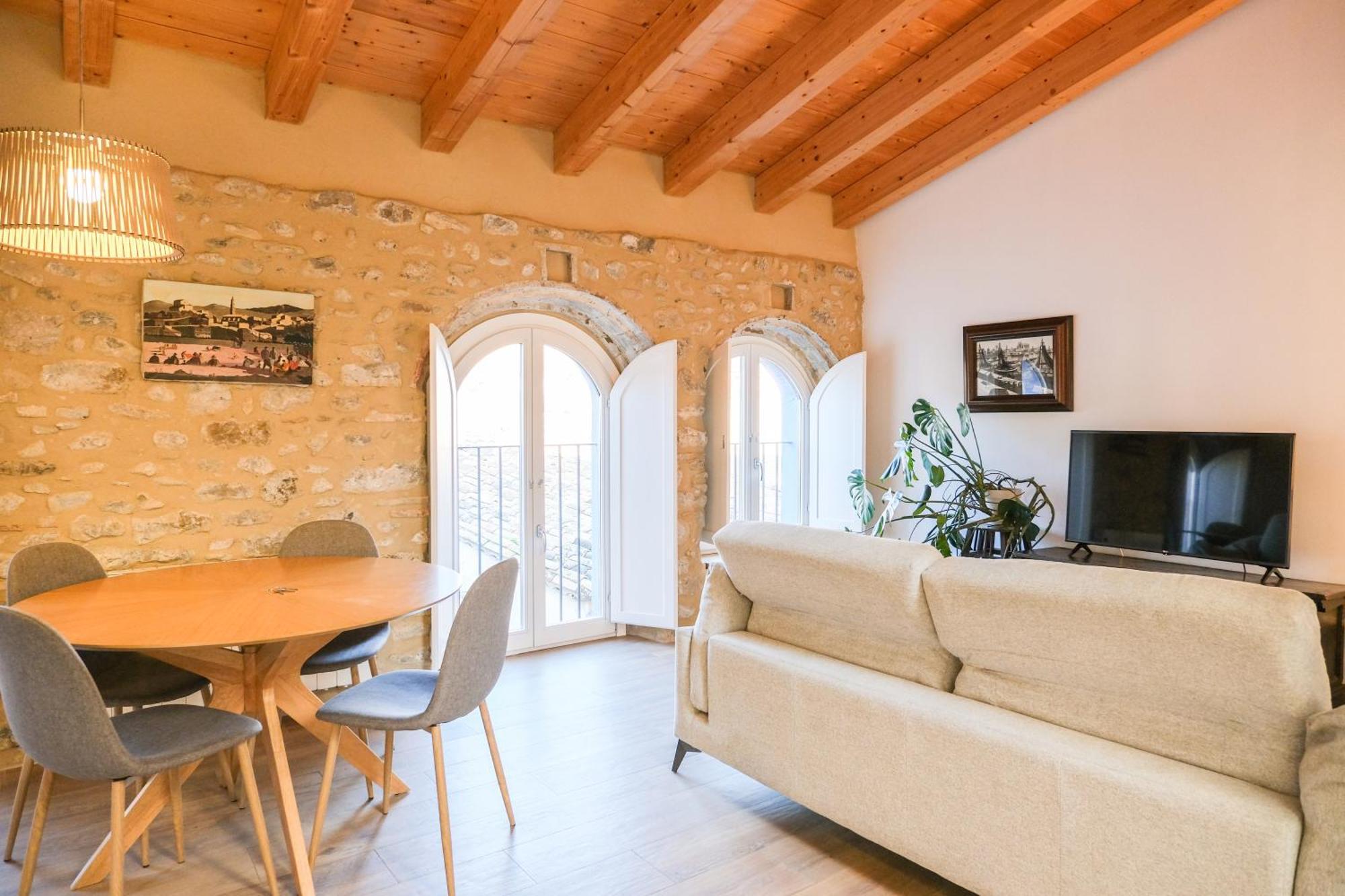 Ganganell Atic Apartamento Con Terraza En Besalu Besalú Exterior foto